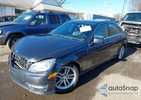 2013 Mercedes-Benz C 300 Sport 4Matic из США, поврежденный, VIN WDDGF8AB7DR261127